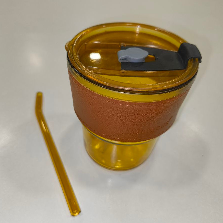 Gorgeous Slub Glass Cup – Double-Walled with Leather Grip & Spill-Resistant Lid