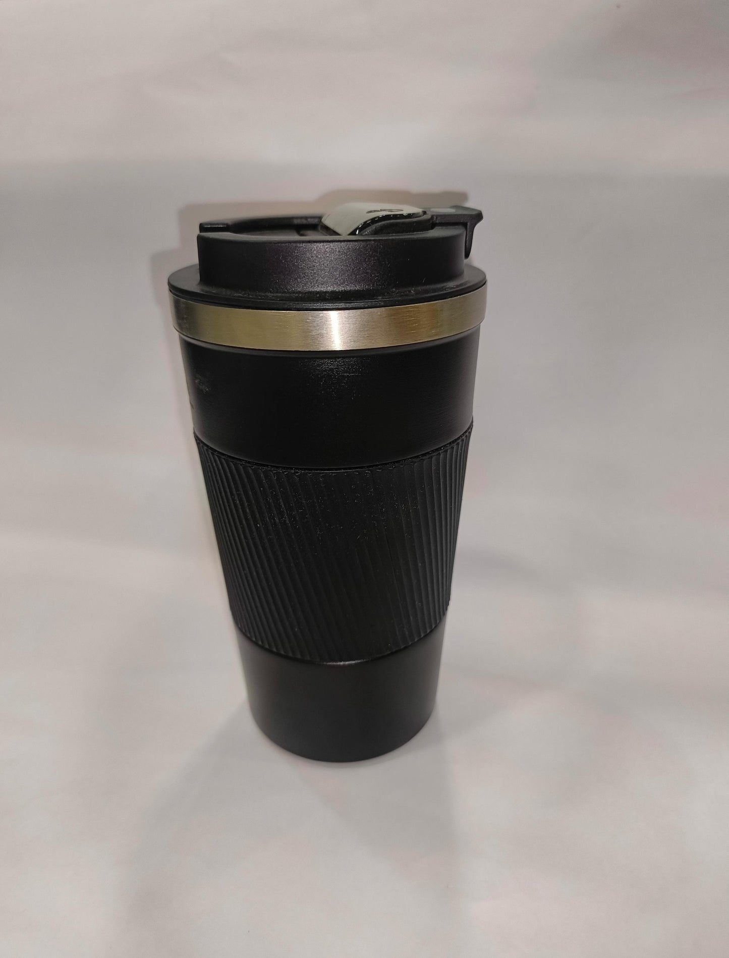 Smart Thermal Cup with LED Temperature Display – Premium Travel Mug